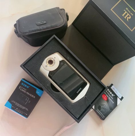 香港购入 卡西欧TR550 白色9.9新出...