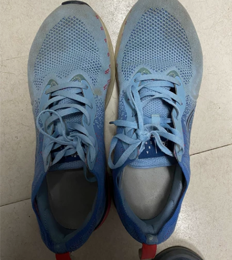 李宁 非常舒适 43码 可讲价 感兴趣的话...
