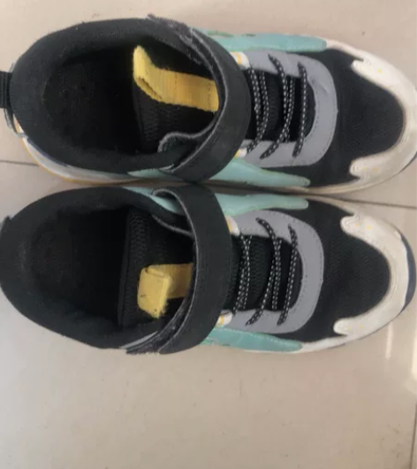 八成新.安踏，专卖店购，懂货得都懂，不用多...