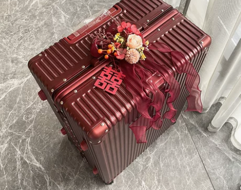 顺丰包邮 行李箱结实防刮耐磨 广州档口热销