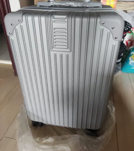 20寸拉扞拉丝行礼箱 感兴趣的话点“我想要...