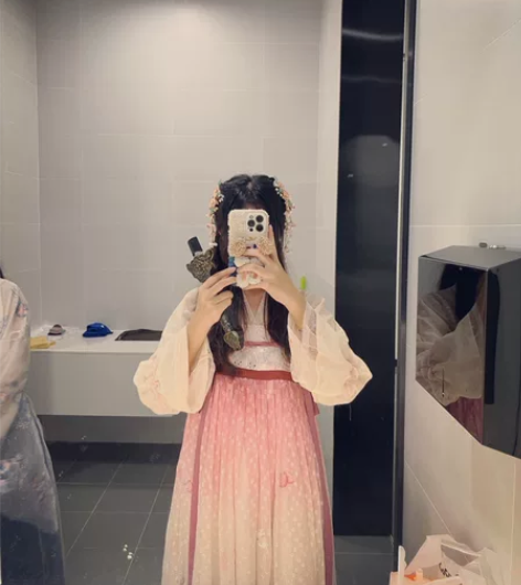 （出）七月夕家 衣服糖果 汉服 仅学校戏剧...