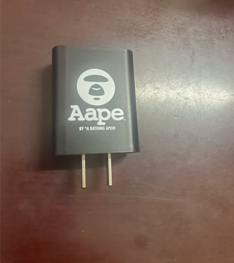 aape充电头 新的 正品 不叨