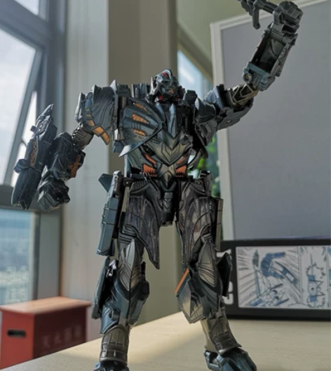 【全新包邮】变形金刚威震天汽车人儿童玩具人...