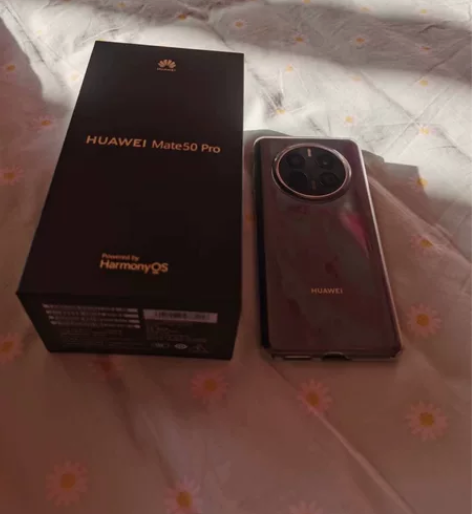 HUAWEI Mate 50 Pro 曲面...