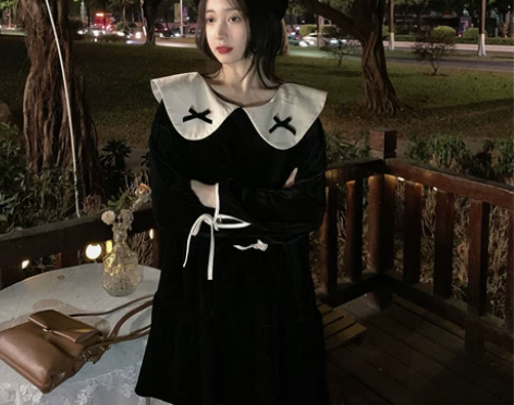 整合 娃娃领连衣裙女秋冬新款法式复古黑色赫...
