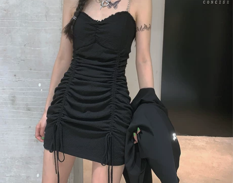 暗非黑抹胸吊带连衣裙女紧身包臀裙抽绳褶皱性...