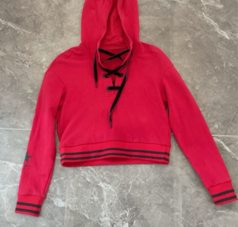 five plus的短款高腰卫衣，穿起来非...