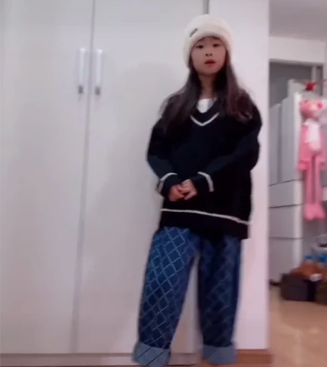 女童闲置130尺码盘扣连衣裙颜色特好看，穿...