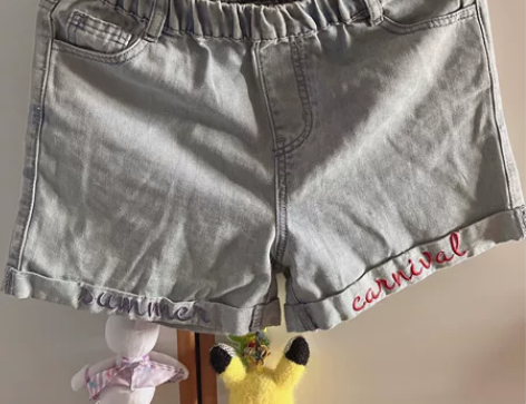 牛仔短裤腰围30cm×2，臀围38×2，适...
