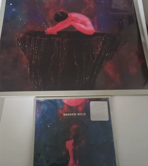 Broken Bells，一张原版专辑cd...