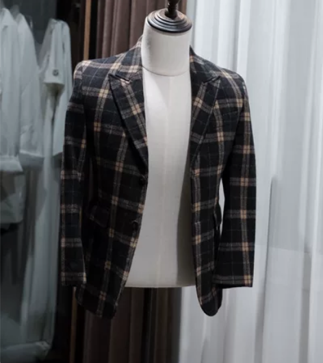 男士格纹西服外套 衣帽间实拍 做工细节满分