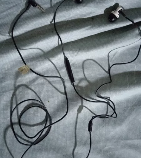 万魔耳机，六成新 感兴趣的话点“我想要”和...