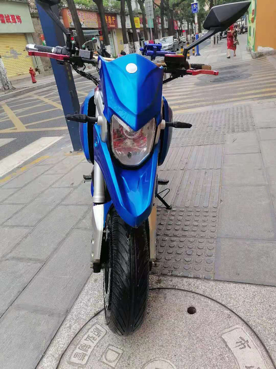 72伏35安的大电池，高配白色小猴子M5，...