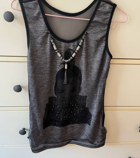 女士背心，全新 感兴趣的话点“我想要”和我...