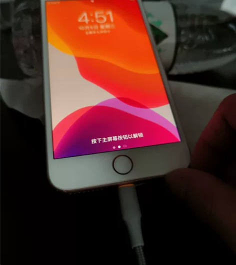 iPhone 8 Plus 64g国行。除...