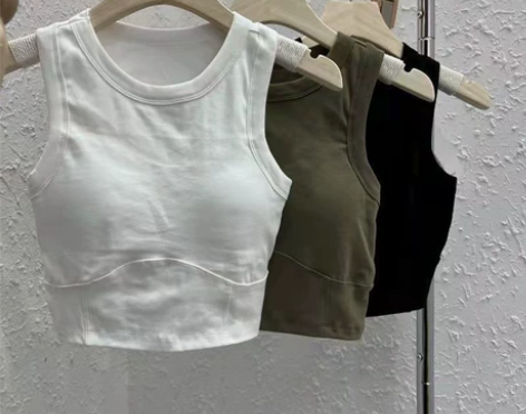 全新包邮 运动背心内搭外穿短款打底上衣 四...