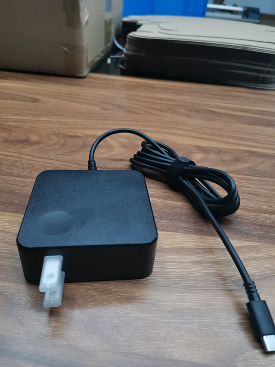 联想 65W Type-c接口笔记本电脑电...