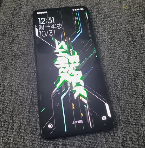黑鲨4s 12+128 成色极好,屏幕无...