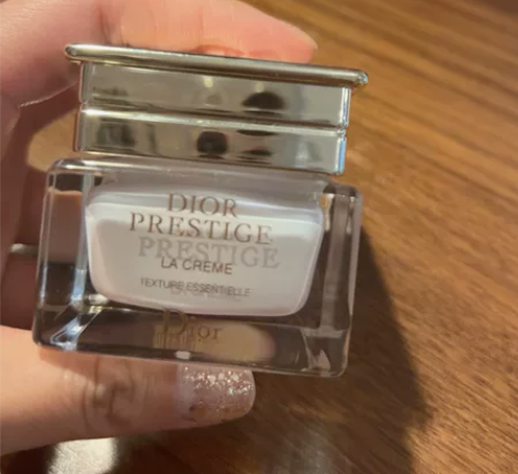 迪奥花蜜修护面霜 15毫升 用了两次余量如图