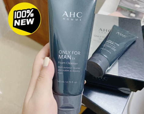 AHC 男士水乳洁面3件套盒中的洗面奶14...
