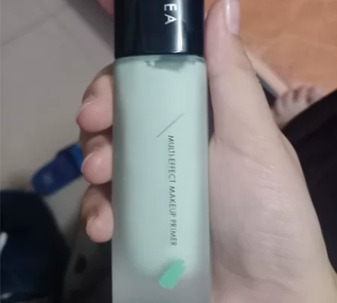 滋色绿色隔离，朋友送的，用不上，只打开包装...