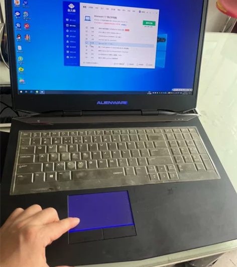 外星人笔记本，电池刚换新一个月 感兴趣的话...