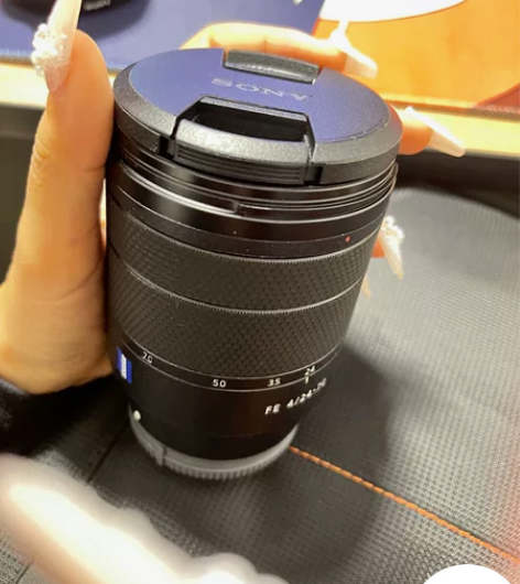 国行镜头 24-70F4， 2月购买，在保...