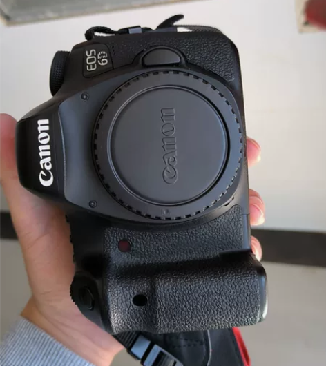 佳能EOS 6D全画幅相机 另外有镜头EF...