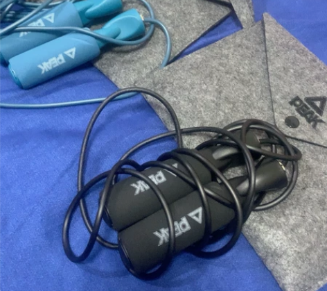 匹克跳绳两个蓝色全新。运动跳绳 跳绳黑色用...