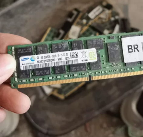 8G内存条 感兴趣的话点“我想要”和我私聊...