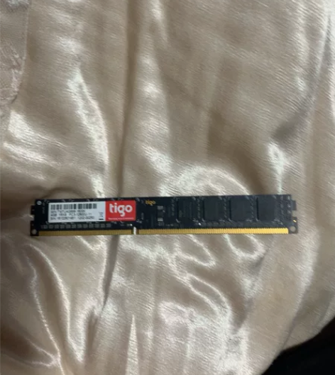自用4G内存条，低价出售 感兴趣的话点“我...