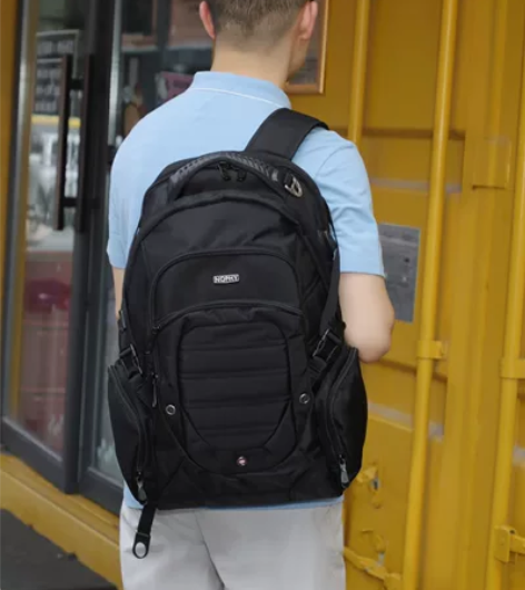 品牌尾货亏本清仓胸包男斜跨包带数据线单肩包...