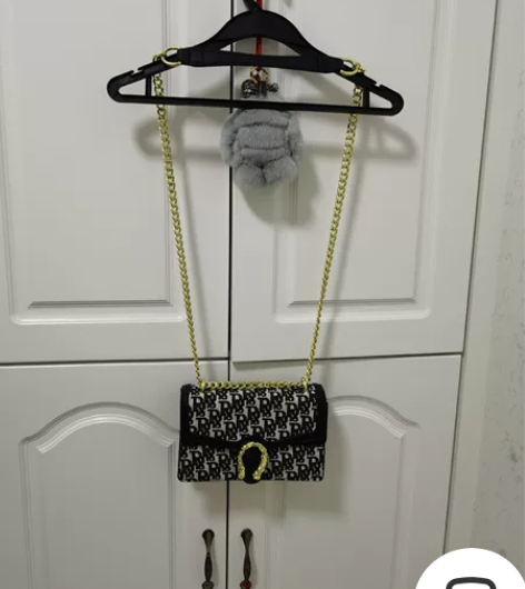 链条包斜挎包女气质黑色 感兴趣的话点“我想...