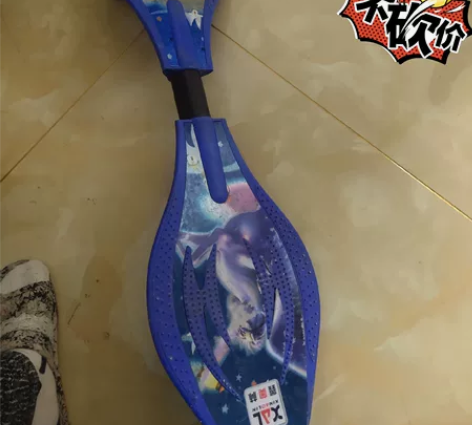 滑板，八层新，因已有双翘板。自取，售出不退...