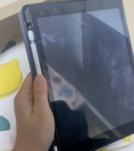 ipad 2020 灰色 128g 换过一...