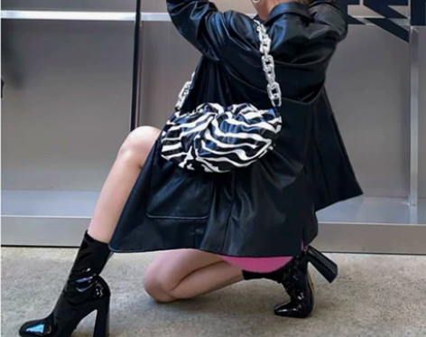 Zara专柜购买，穿过1小时，39码，漆皮...