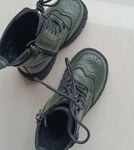 女童布洛克加绒马丁靴，27码，适合脚长17...