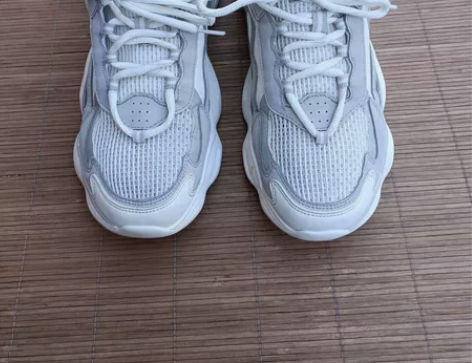 二手乔丹42码运动鞋 鞋子保证正品  没有...