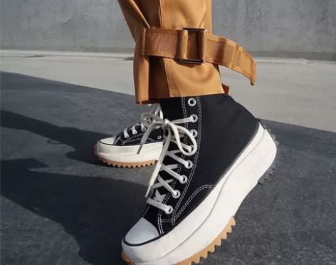 匡威高帮矮子乐 明显穿着痕迹 鞋底氧化变黄...