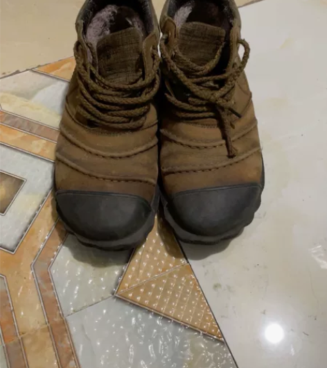 品牌骆驼皮鞋39码，鞋子非常非常好，没有坏...