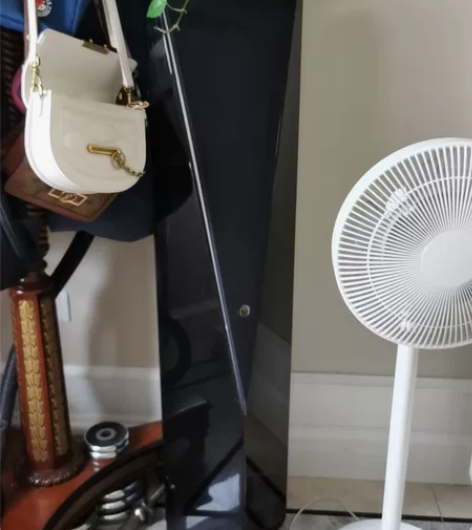 惠威音响家庭影院 两个立式，两个小箱，一个...