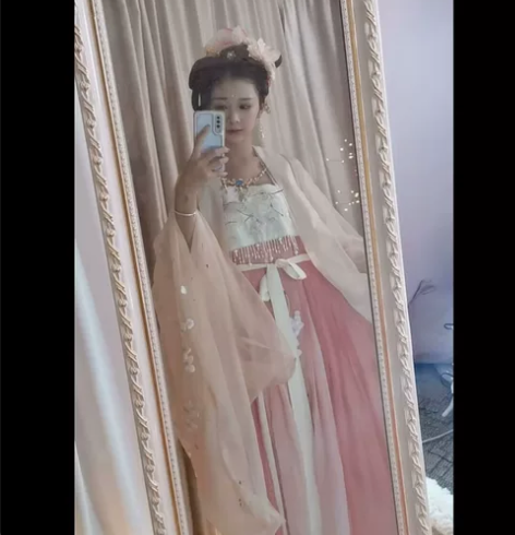 都城南庄繁花引诃子裙 尺码：165-170...