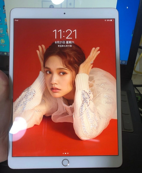 低价转让 iPad 2020款，128G，...