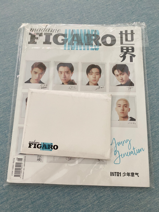 全新 INTO1费加罗杂志 含明信片 珍藏...