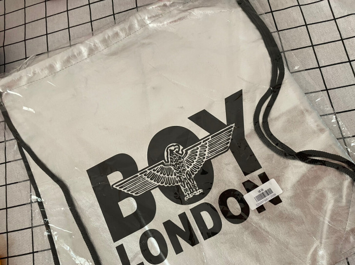 全新正品boy银色收纳袋