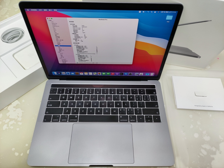 苹果MacBook Pro笔记本电脑轻薄本...