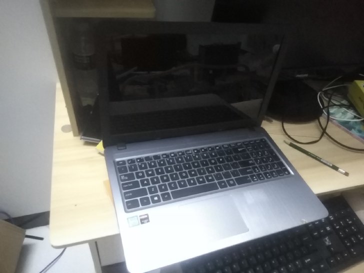 华硕七代I5处理器的商务本笔记本  x54...
