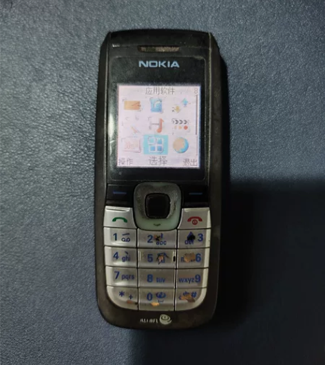 诺基亚2610,怀旧经典,可以正常开机,成...