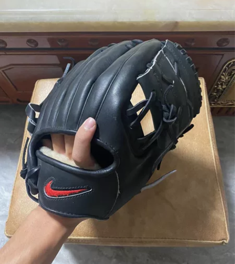 Nike  绝版红勾 欢迎咨询